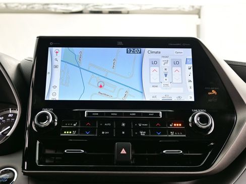 Used 2022 Toyota Highlander Limited AWD/4WD image 22
