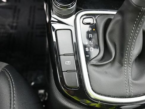 Used 2025 Kia Seltos S FWD image 30