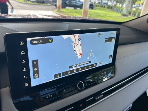 New 2025 Mitsubishi Outlander SE image 11