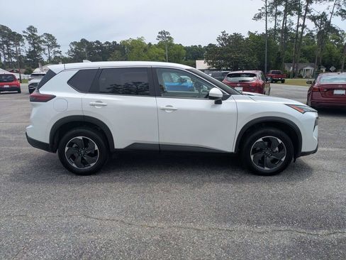Used 2025 Nissan Rogue SV AWD/4WD image 5