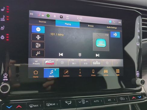 Used 2023 Jeep Wagoneer L Series III w/ Premium Group I image 25