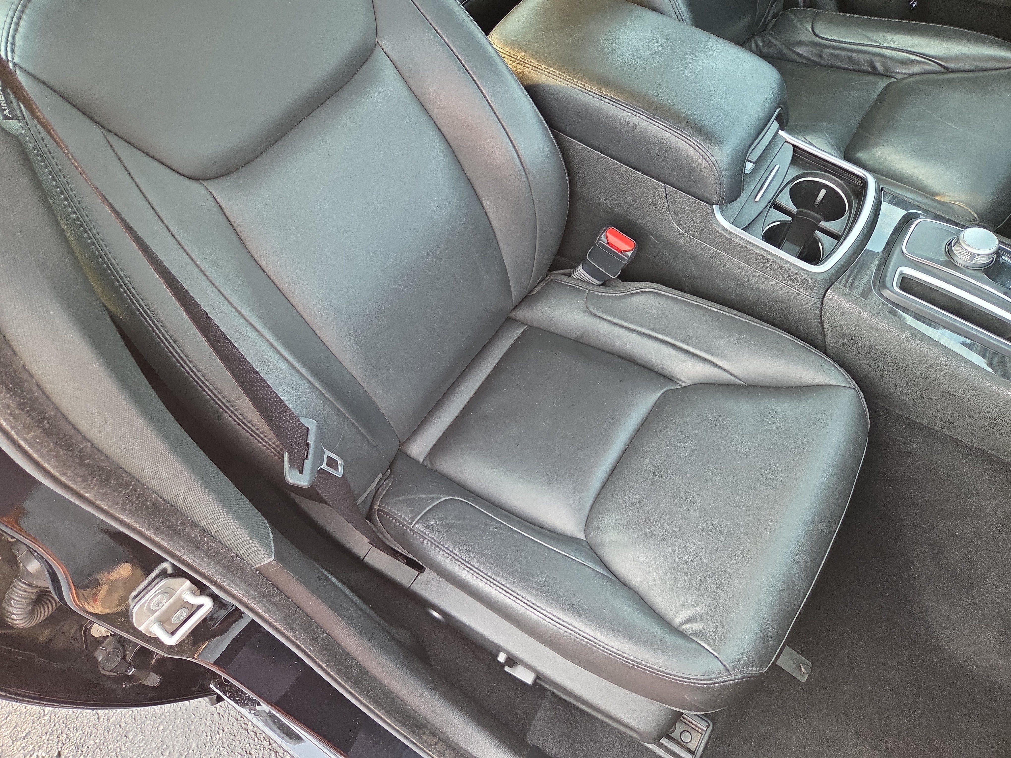 Certified 2022 Chrysler 300 Touring L AWD/4WD image 13