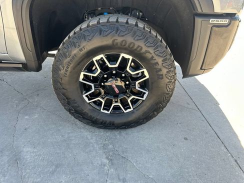 Certified 2025 GMC Sierra 2500 AT4X AWD/4WD image 38