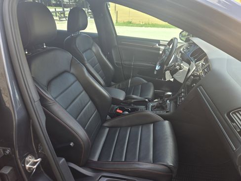 Used 2020 Volkswagen GTI SE FWD image 9