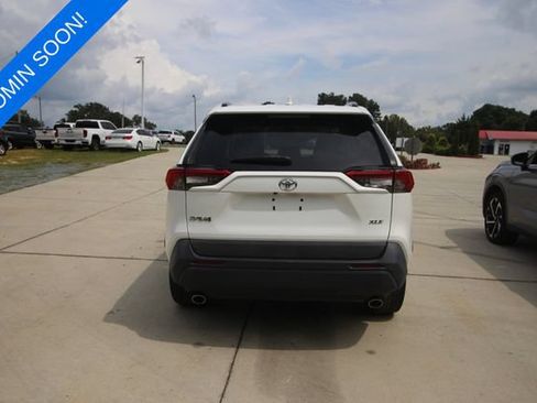 Used 2020 Toyota RAV4 XLE Premium FWD image 2