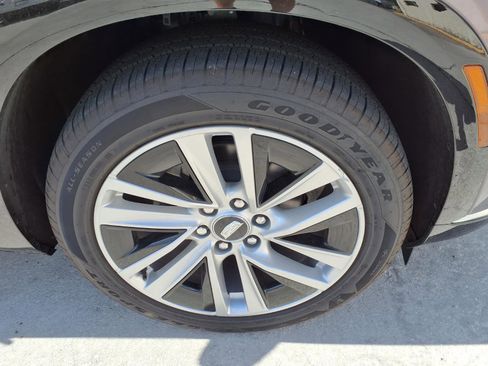 Used 2026 Cadillac Vistiq Luxury image 7