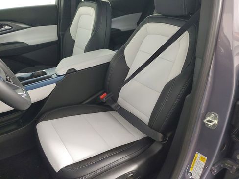 New 2026 Chevrolet Equinox EV LT image 12