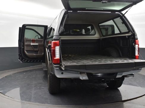 Used 2017 Ford F250 King Ranch w/ King Ranch Ultimate Package AWD/4WD image 37
