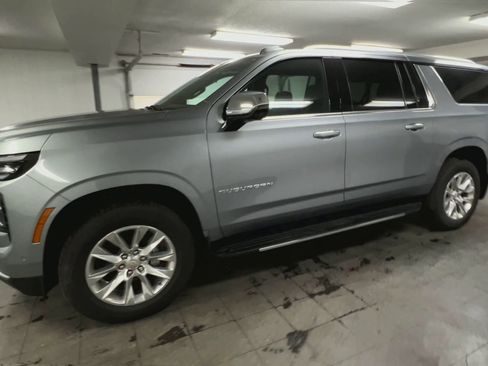 New 2025 Chevrolet Suburban Premier image 39