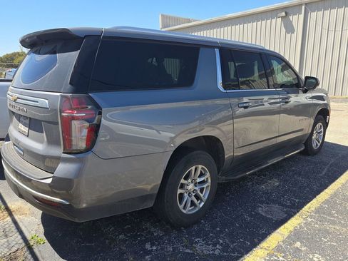 Used 2021 Chevrolet Suburban LS w/ Driver Alert Package image 3