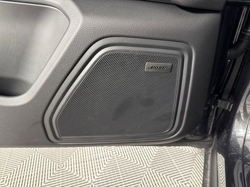 Certified 2025 Porsche Macan image 22