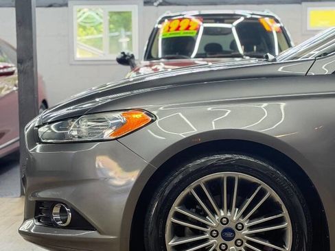 Used 2013 Ford Fusion SE FWD image 3