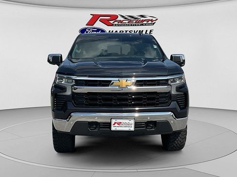 Used 2024 Chevrolet Silverado 1500 LT AWD/4WD image 3