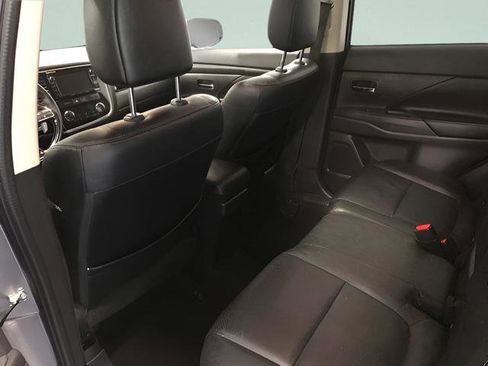 Used 2016 Mitsubishi Outlander GT AWD/4WD image 10