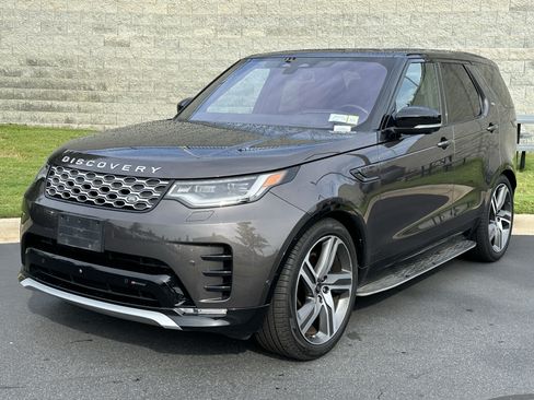 Used 2023 Land Rover Discovery Metropolitan Edition AWD/4WD image 2