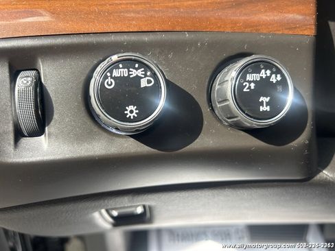 Used 2017 Cadillac Escalade Premium Luxury image 34