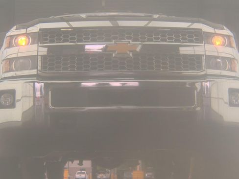 Used 2019 Chevrolet Silverado 3500 LT w/ LT Convenience Package AWD/4WD image 3