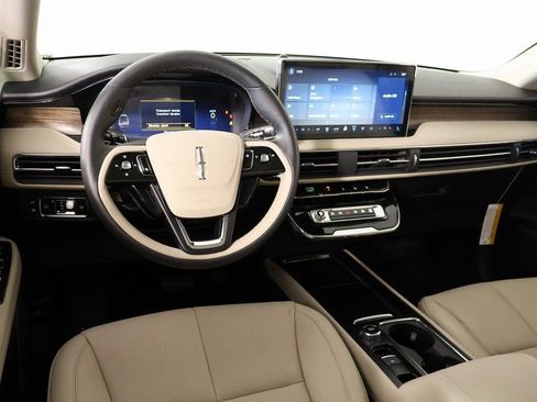 New 2026 Lincoln Corsair Grand Touring AWD/4WD image 2