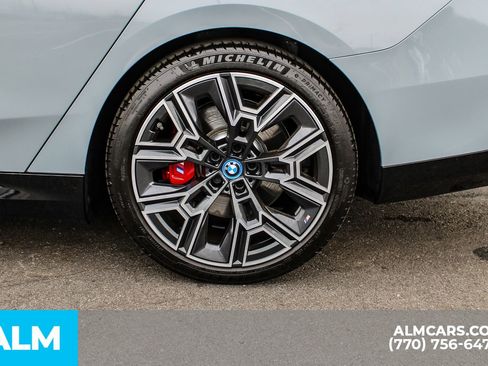 Used 2025 BMW i5 eDrive40i w/ M Sport Package image 16