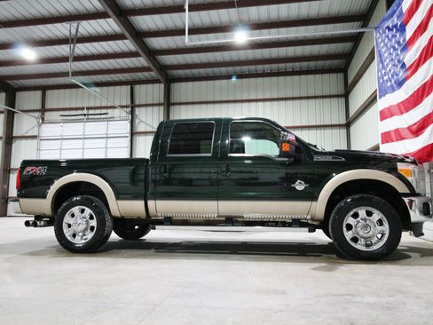 Used 2014 Ford F250 Lariat w/ Lariat Ultimate Package AWD/4WD image 14