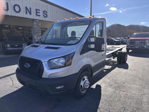 Used 2022 Ford Transit 350 image 2