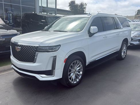 Used 2022 Cadillac Escalade ESV Premium Luxury AWD/4WD image 3
