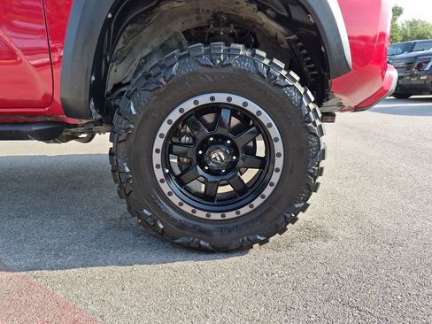 Used 2020 Toyota Tacoma TRD Off-Road w/ Technology Package AWD/4WD image 16