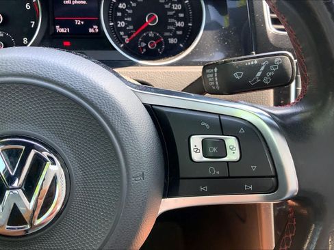 Used 2017 Volkswagen GTI SE FWD image 25