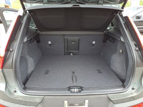 New 2026 Volvo XC40 B5 Plus w/ Climate Package AWD/4WD image 13