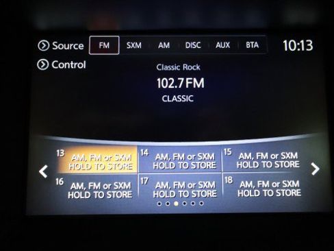 Used 2019 Nissan Pathfinder SL image 16