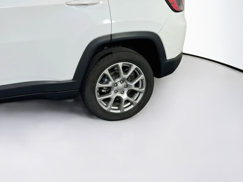 Used 2022 Jeep Compass Latitude AWD/4WD image 28
