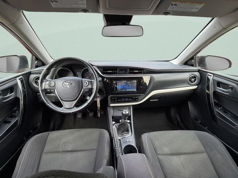 Used 2018 Toyota Corolla iM FWD image 9