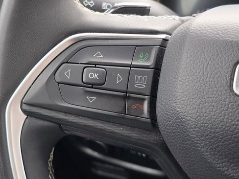 Used 2024 Jeep Grand Cherokee L Laredo image 18