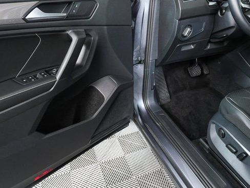 Certified 2023 Volkswagen Tiguan SE image 7