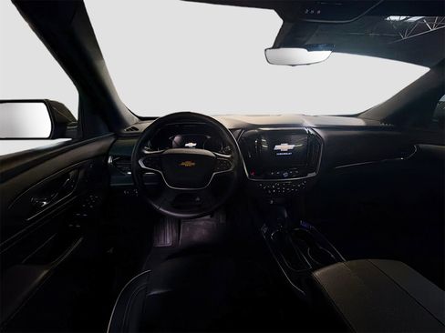 Used 2023 Chevrolet Traverse Premier image 24