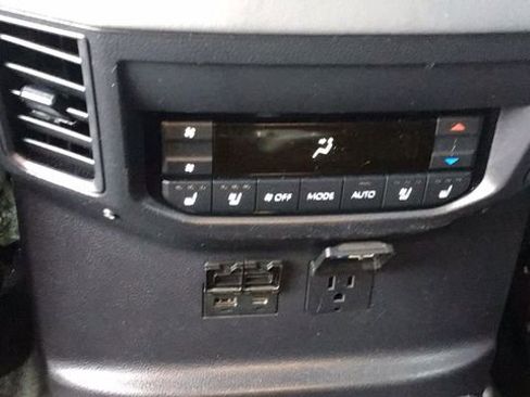 Used 2025 Toyota Sequoia Platinum image 19