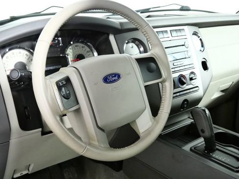 Used 2014 Ford Expedition XL AWD/4WD image 17