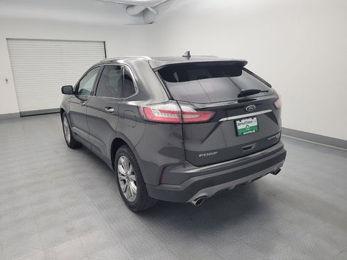 Used 2019 Ford Edge Titanium AWD/4WD image 5