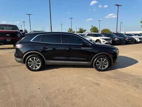 Used 2020 Lincoln Nautilus FWD w/ Equipment Group 101A image 2