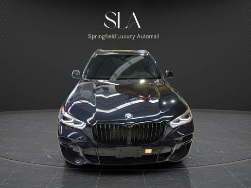 Used 2022 BMW X5 xDrive40i w/ M Sport Package AWD/4WD image 3