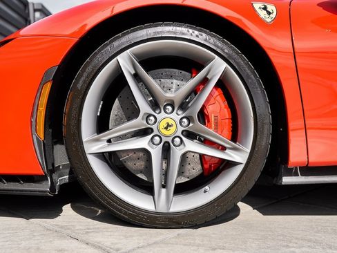 Used 2021 Ferrari SF90 Stradale Base image 3