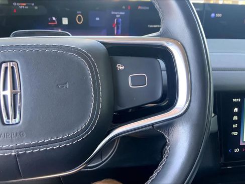 Certified 2025 Lincoln Navigator Reserve AWD/4WD image 25