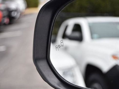 Used 2025 Toyota 4Runner 4WD image 10