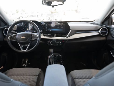 Used 2026 Chevrolet Trax LT w/ Driver Confidence Package FWD image 22