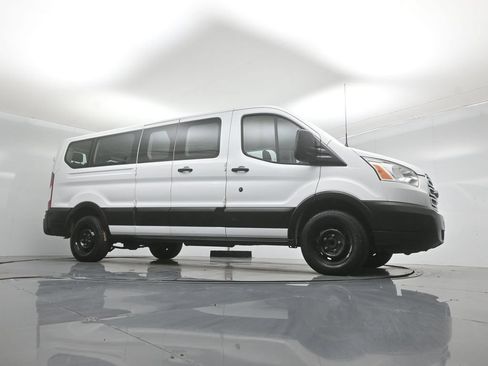 Certified 2019 Ford Transit 350 XLT RWD image 4