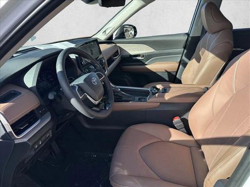 New 2026 Toyota Corolla Cross XLE image 11