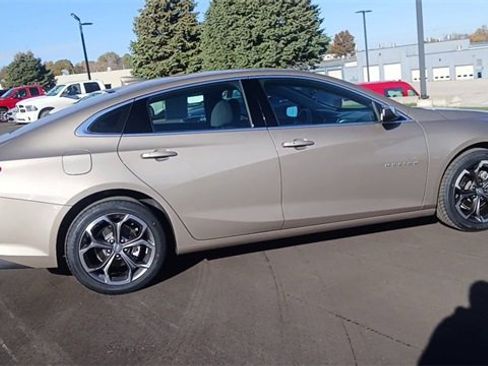 Used 2023 Chevrolet Malibu LT image 3