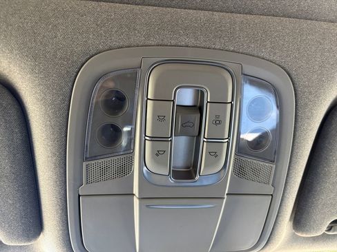 Used 2020 Hyundai Santa Fe SEL image 29