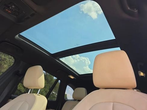 Used 2018 BMW X1 sDrive28i FWD image 16