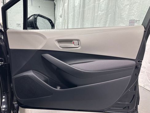 Used 2025 Toyota Corolla LE w/ LE Premium Package image 54